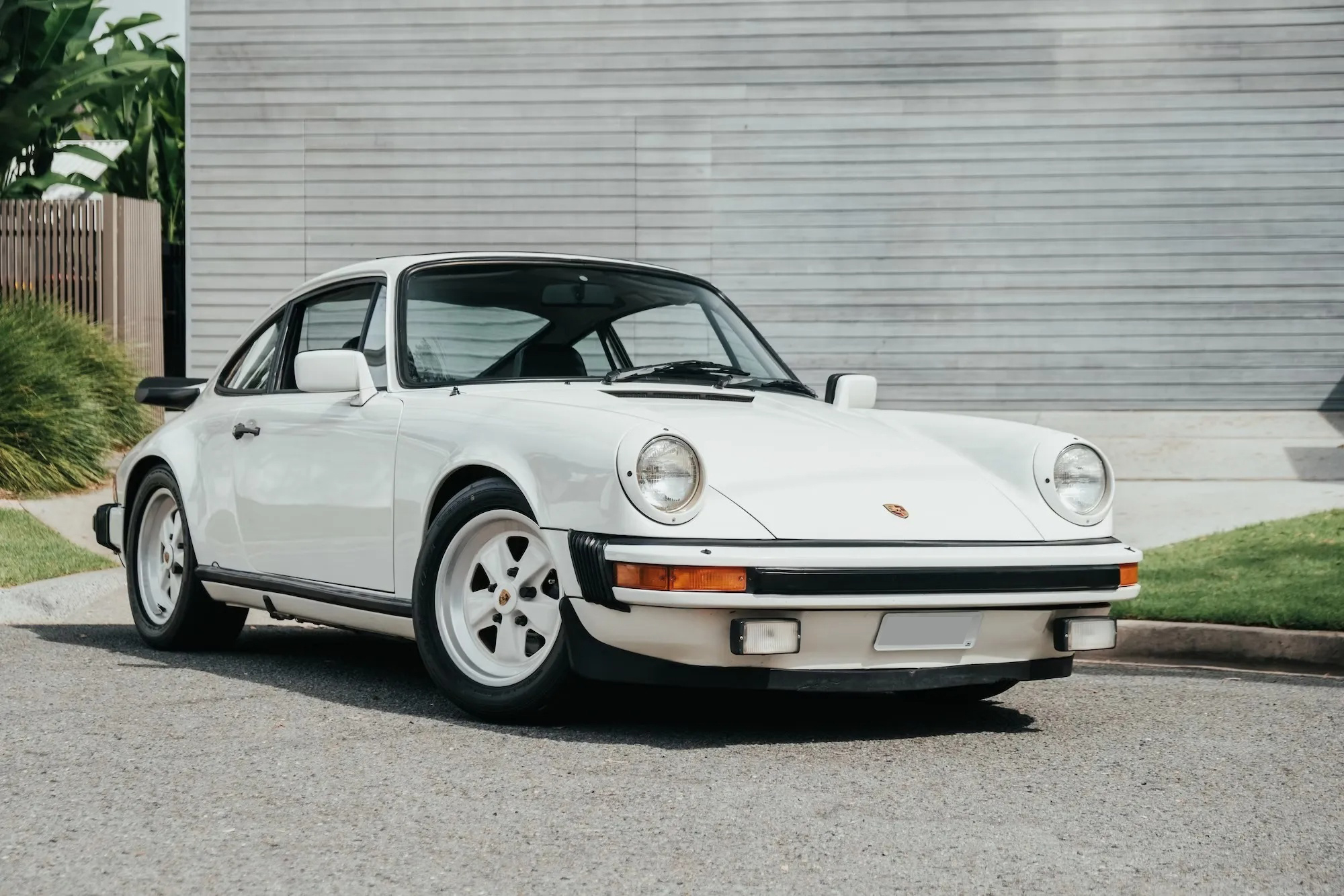 Porsche 911 SC front 2 5 IMGCentury new